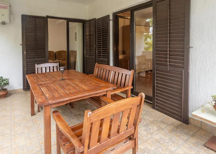 1 Bedroom Stunning In Apartamento