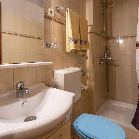 Lovely In With Wifi Appartement Poreč