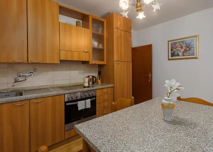 1 Bedroom Stunning In アパート